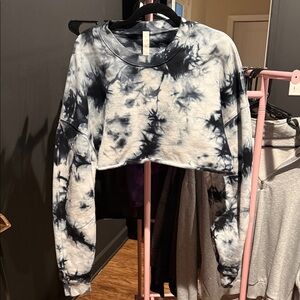 ALO Yoga Black and White Tie-Dye Crop Top